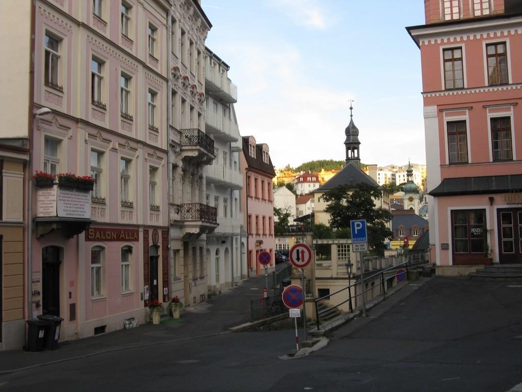 Hotel Asila Karlowe Wary Zewnętrze zdjęcie